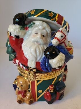 Traditions Santa Trinket Box